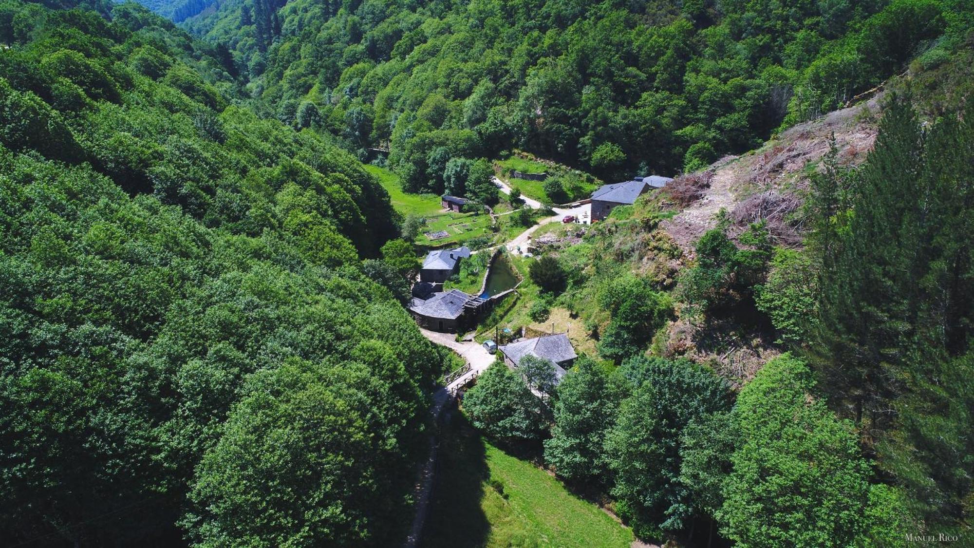 Apartamentos Rurales Tin Turismo Санта-Эулалия-де-Оскос Экстерьер фото