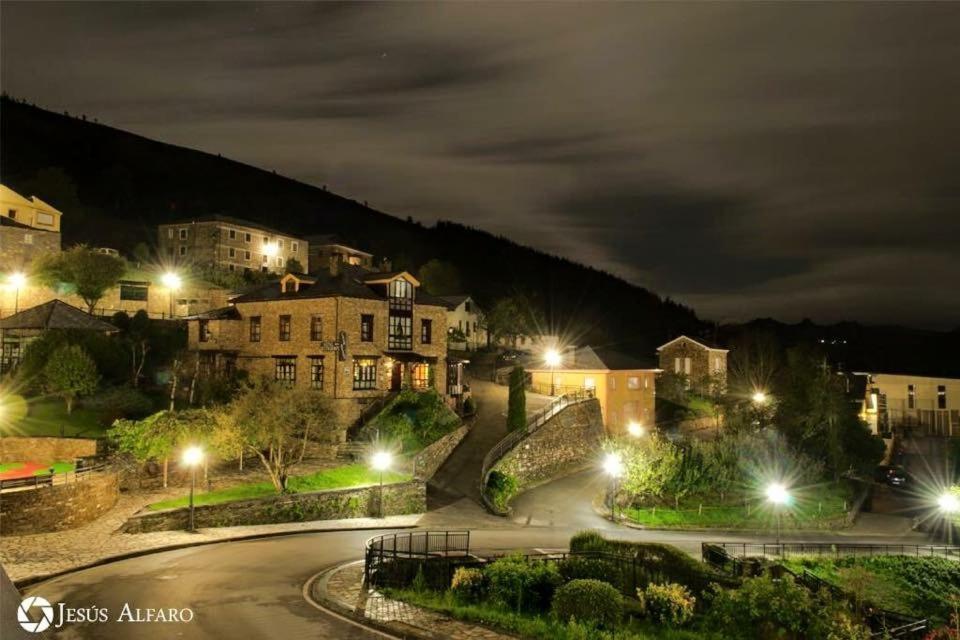 Apartamentos Rurales Tin Turismo Санта-Эулалия-де-Оскос Экстерьер фото
